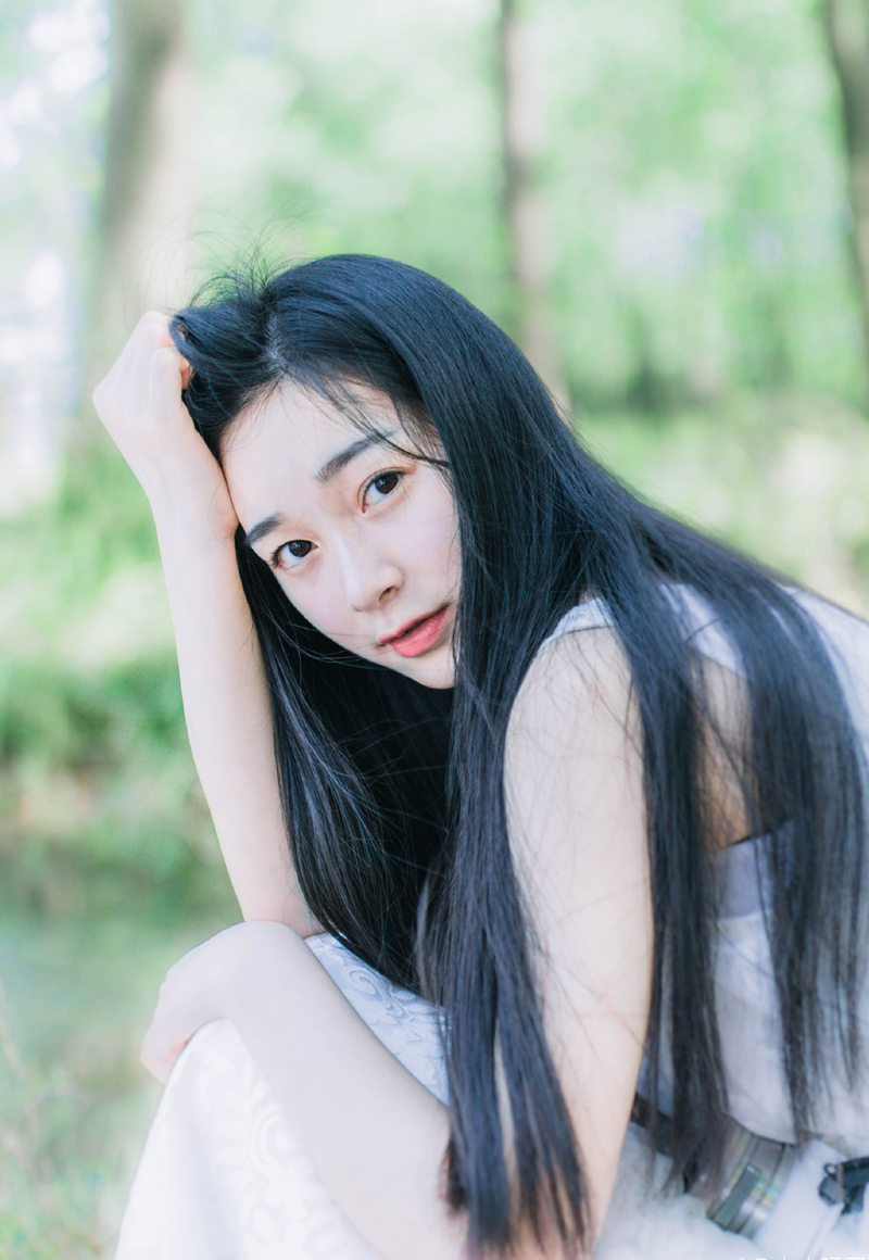 “公衡可是有计策教我？”刘璋见黄权出来，面色不由一喜，虽然之前他也搞过黄权，但黄权一直以来都是蜀中的忠臣，应该……大概……会帮自己分忧吧。